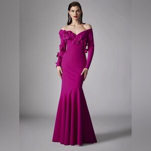 Frascara NEW Orchid Off the Shoulder Floral Appliqué Long Sleeve Gown Size 8